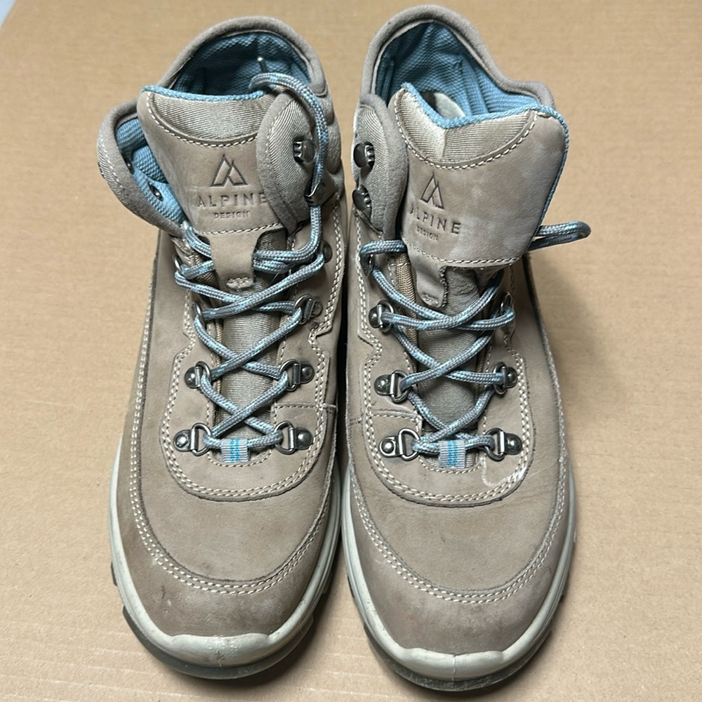 Alpine Women’s hiking boots, waterproof, 11